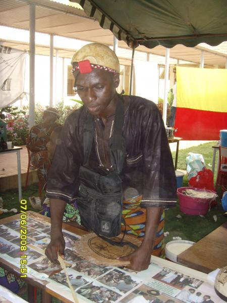 Kamy ami de tjrs en mode tenue traditionnelle du BENIN